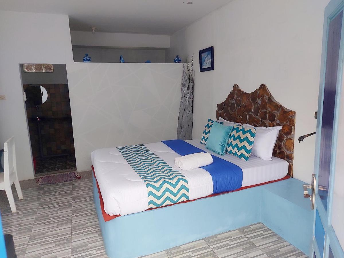 Blue Coral Homestay Karimunjawa Exterior photo