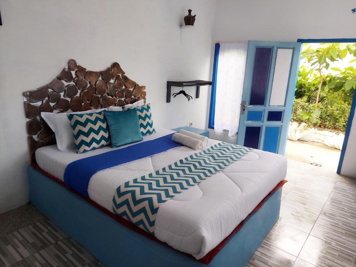 Blue Coral Homestay Karimunjawa Exterior photo
