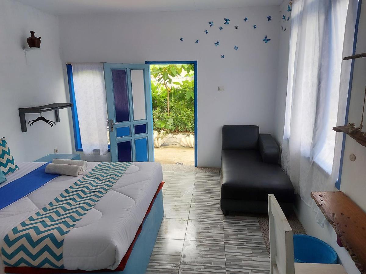 Blue Coral Homestay Karimunjawa Exterior photo