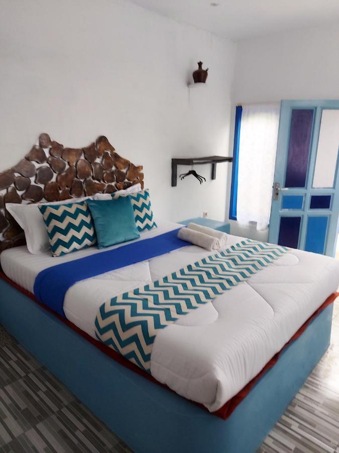 Blue Coral Homestay Karimunjawa Exterior photo