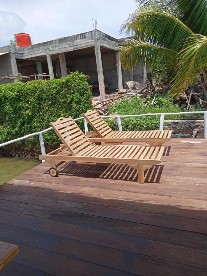 Blue Coral Homestay Karimunjawa Exterior photo