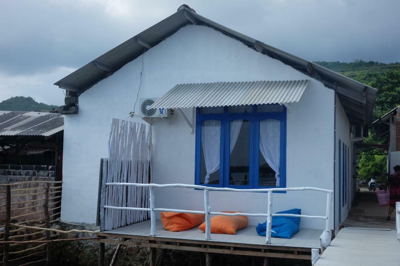 Blue Coral Homestay Karimunjawa Exterior photo