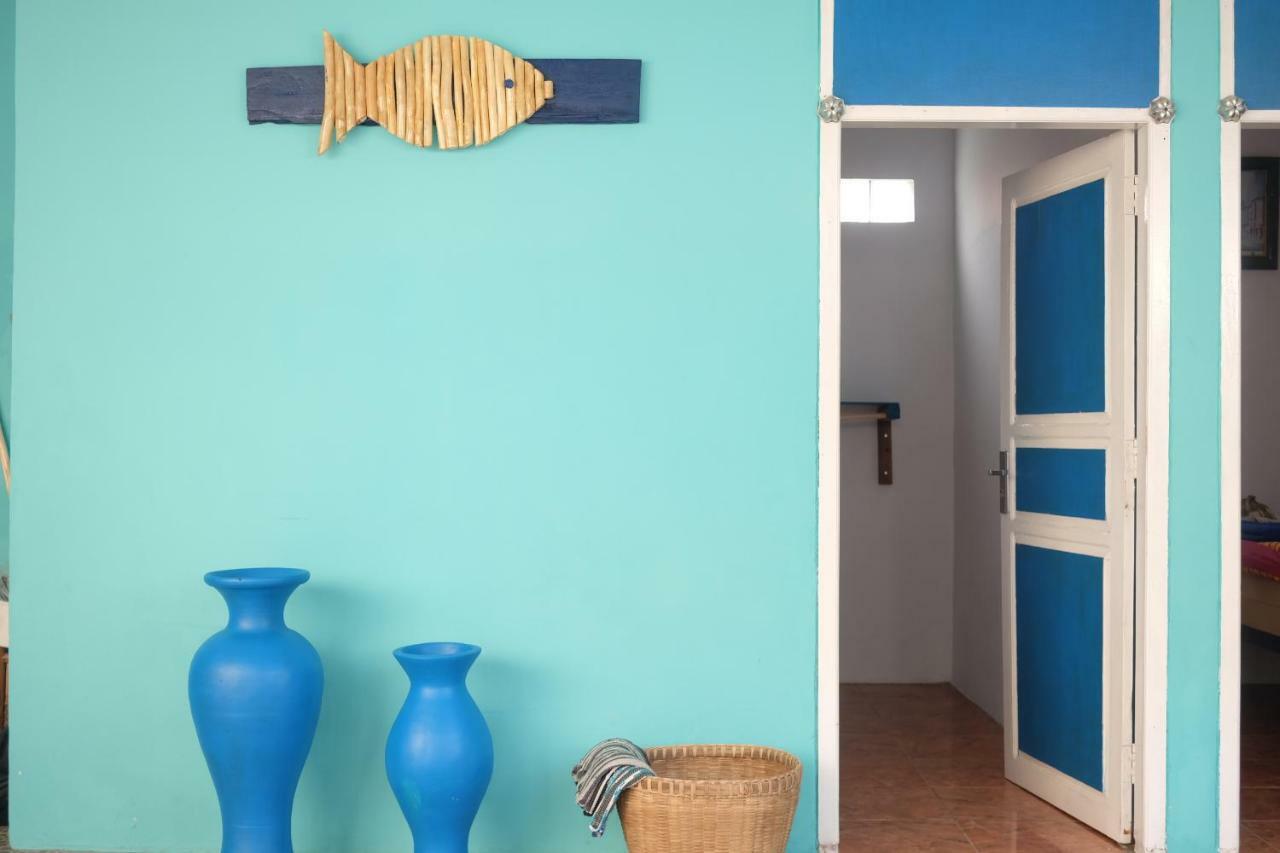 Blue Coral Homestay Karimunjawa Exterior photo
