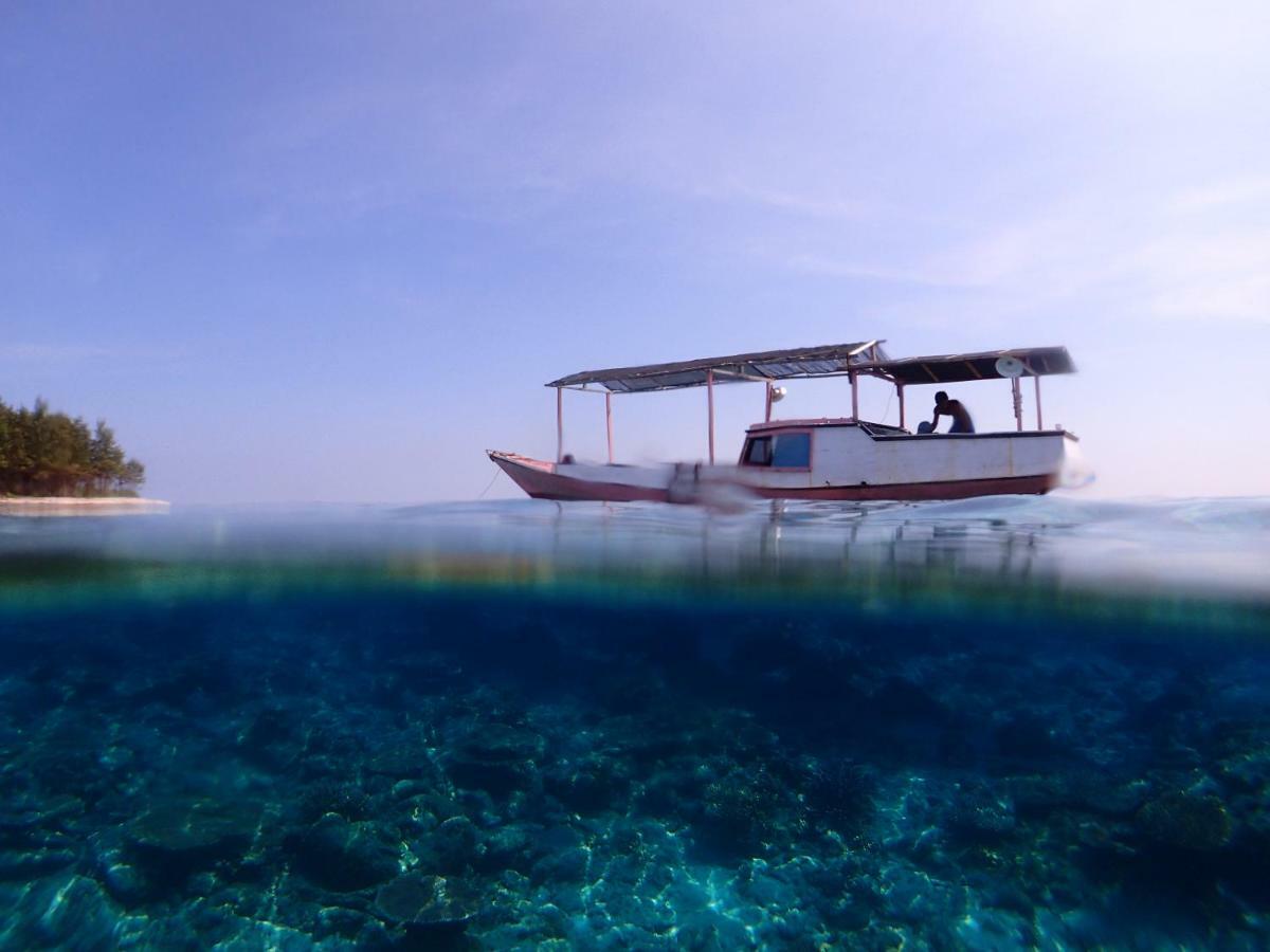 Blue Coral Homestay Karimunjawa Exterior photo
