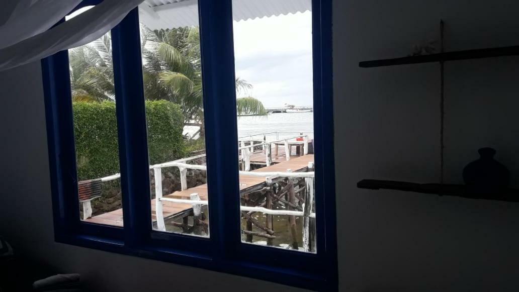 Blue Coral Homestay Karimunjawa Exterior photo